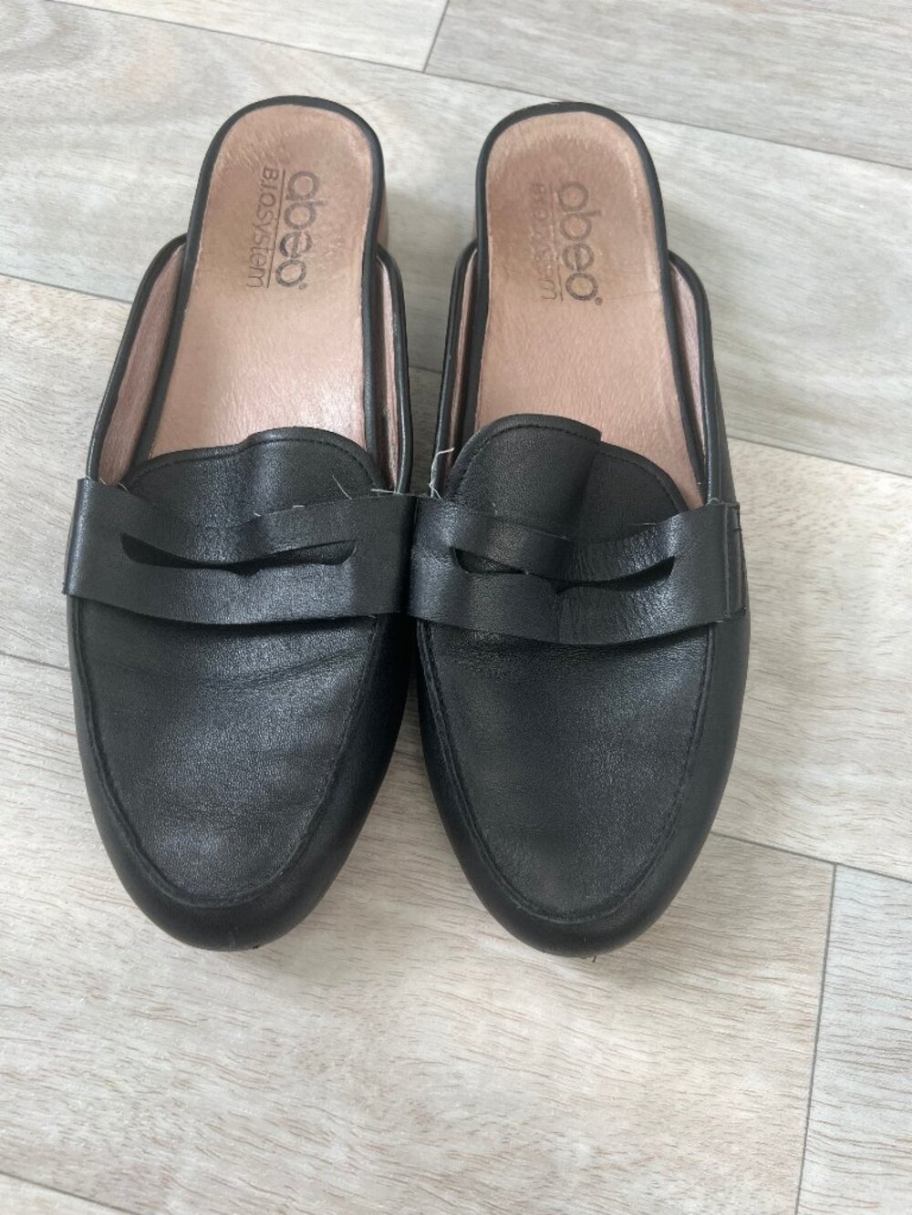 ABEO BIOSYSTEM Jasmine Black Leather Slip on Loafers - Womens SZ 8
